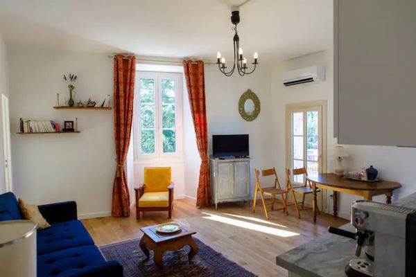 Appartemment dans un château avec piscine