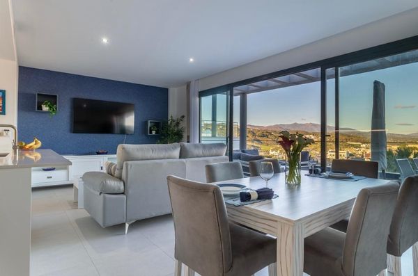 Modern 3 Bedroom with Mountain & Sea Views -Not available for exchange in summer months