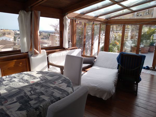 Penthouse avec terrasse et vue à la mer