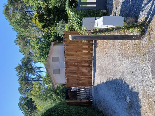 Maison 6 personnes dans un parc résidentiel avec piscine commune.