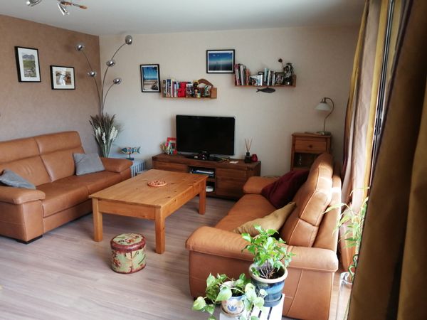 L'appartement de Martine est situé proche centre d'Annecy, du lac, des montagnes, au calme.