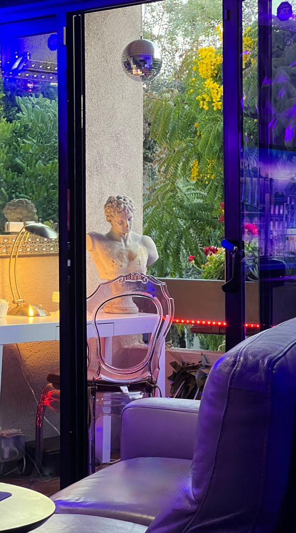 Updated beautiful quiet luxury Designer condo in the heart of West Hollywood / pool fully furnished