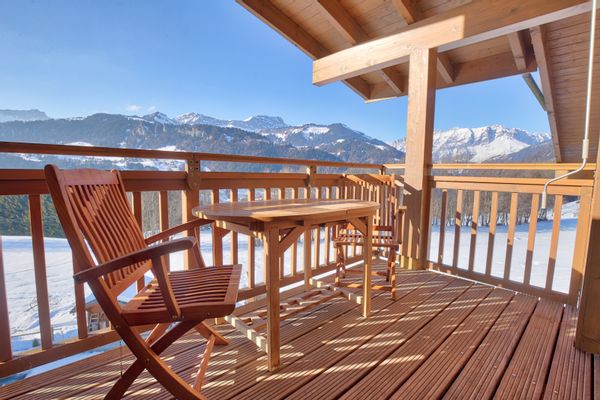 Boule de Neige, 2 chambres, Cheminée, pied des pistes de ski et des commerces Notre Dame de Bellecombe en Savoie