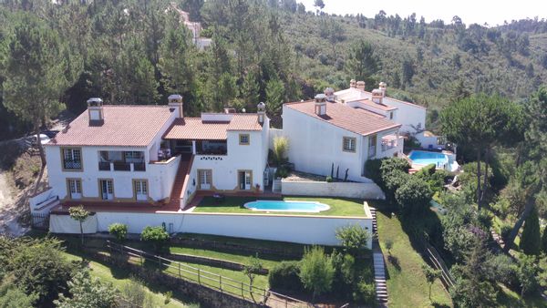 Casa do Cais is a villa with stunning river views