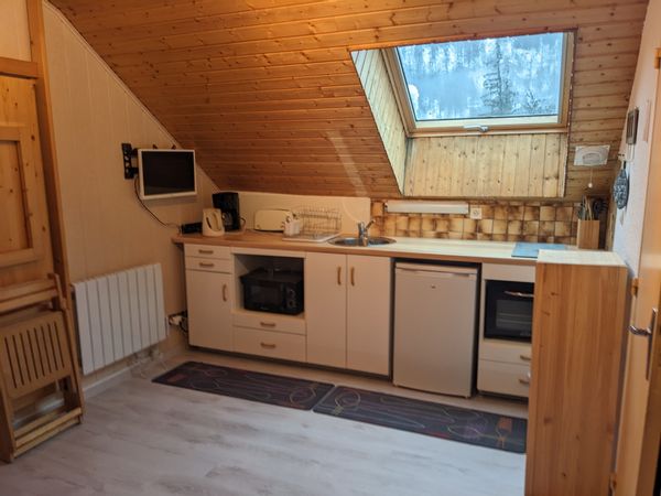 Studio tout équipé pour vous accueillir en plein cœur du Queyras