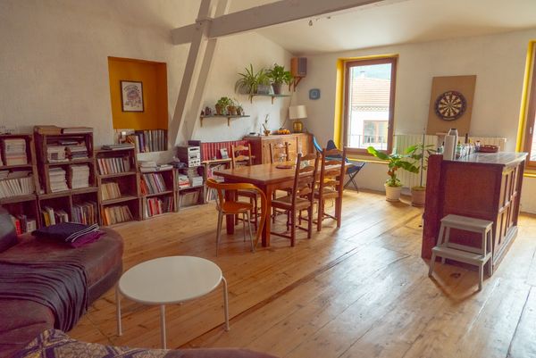 Vaste maison d’époque au cœur d'un village de moyenne montagne