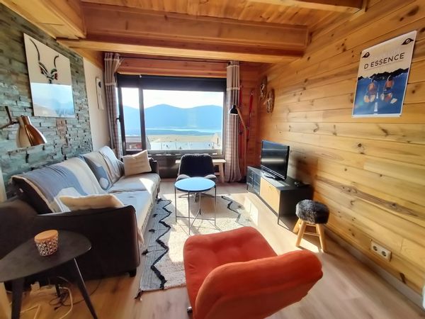 Joli appartement cosy ambiance chalet en bois avec mezzanine avec vue sur le lac et près des pistes