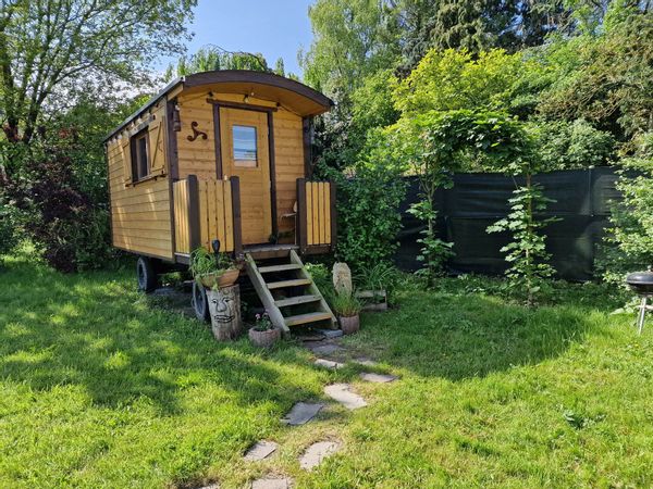 La Roulotte de B&G Insolites - disponible toute l'année en dehors de la maison :) min. 2 nuits - merciii !