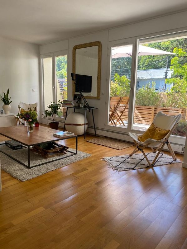 75 m2 quiet appartement in a lovely village 30 min West Paris