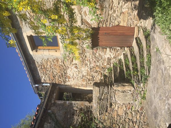 Petite maison perchée à 600m