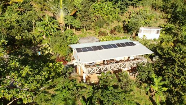 Offgrid House in Paix Bouche Dominica