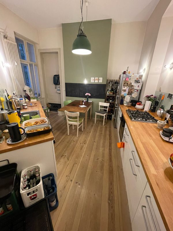 Charmante, großzügige 5-Zimmer-Altbauwohnung mitten in Kreuzberg