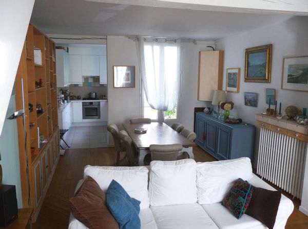 Duplex charmant proche de Paris avec chambres cosy et lumineuses sous les toits