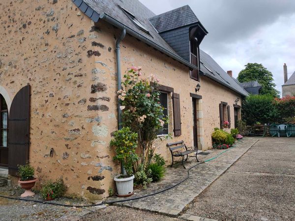 Casa en Poillé-Sur-Vègre