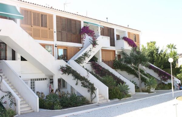 VERONICA's house