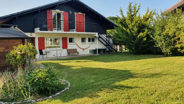 En Haute Savoie, à proximité d'Evian et de Thonon, jolie maison entre le lac et les montagnes