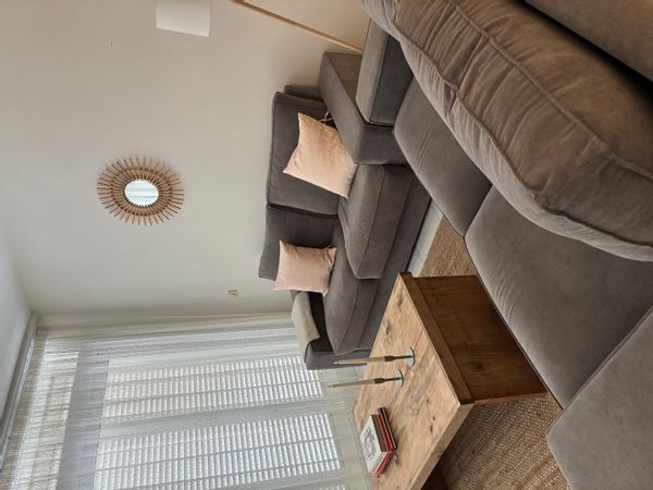 Acogedor apartamento de 2 habitaciones y dos baños. Jardin privado y salida a la piscina En la playa