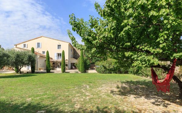 Bastide provençale au pied du Mont Ventoux