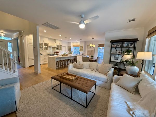 Renovated Family Home with Cowboy Pool in Austin area