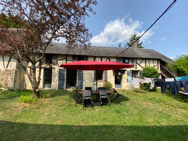 Zen Cottage between Normandy and Paris, near Giverny, on a green hill surrounded by the Seine River