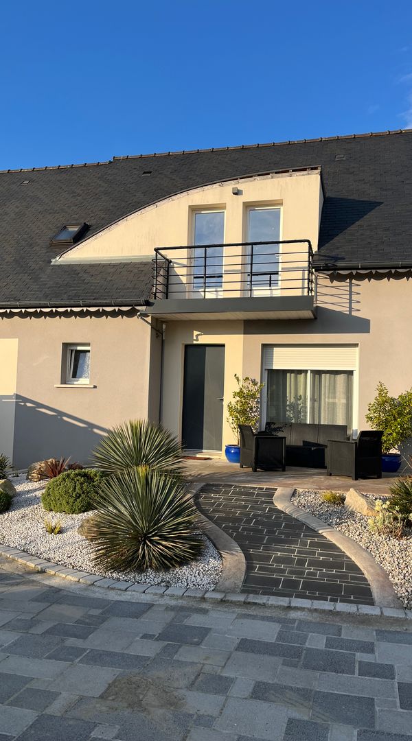 Alicia's house