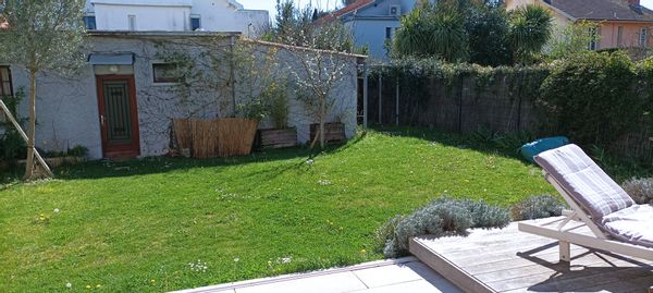 Valerie's house