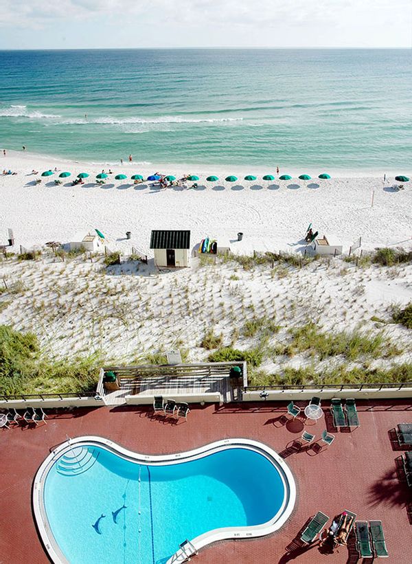 Beautiful condo located on the sugar-white beach in Destin- near Panama City & Pensacola, Florida.