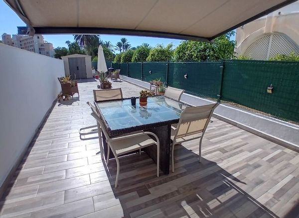 Rez de chaussée au milieu du terrain de golf