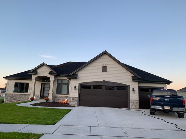 J&Ts House - Lake Life and Social