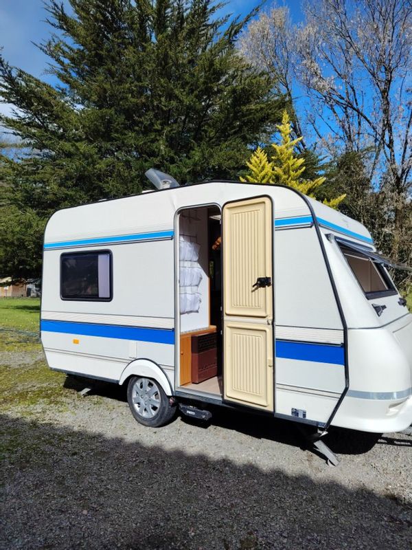 Petit cocon en caravane rénovée 15 min des plages