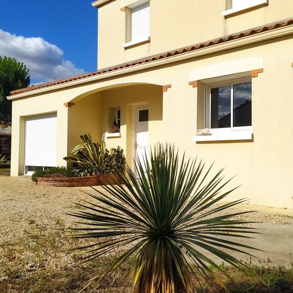 Maison arborée sur les bords de Loire, en limite de zone Natura 2000. Randonnées, Loire à vélo