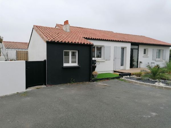 Maison à proximité de la mer, de la ville, de la campagne, des îles (Ré, Oleron, Madame, Aix)