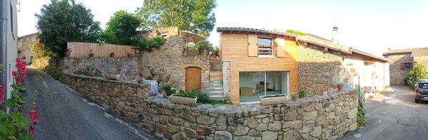 La maison de Nicolas Ophélie et leurs filles Lison et Eloise