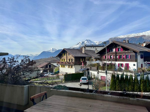Notre havre de paix vous accueille entre vignes et montagnes.