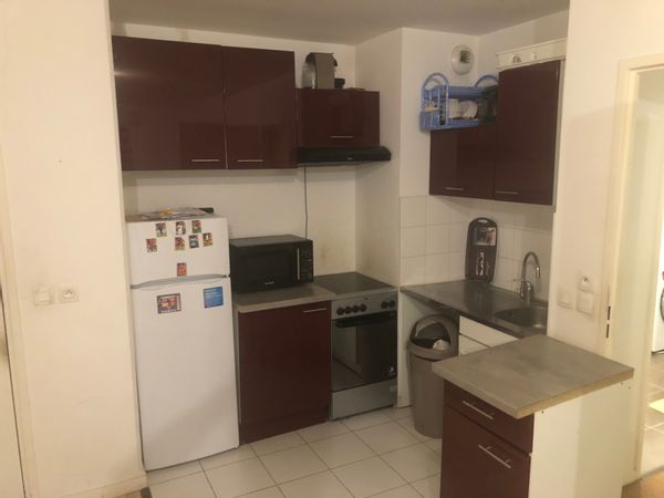 3 pièces tout équipe dans éco quartier. Résidence calme proche du RER et de toutes commodités.