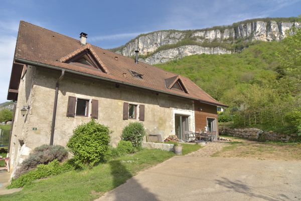 Grande Maison au bord de la forêt