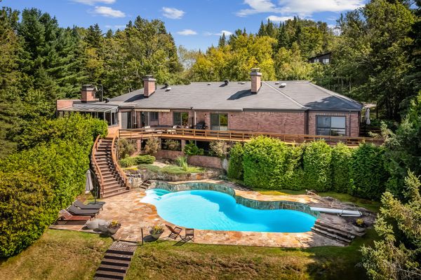 CASAMALKA|LAKEFRONT MIDCENTURY CANADA