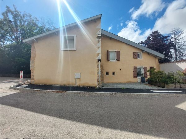 Maison en pisé région lyonnaise