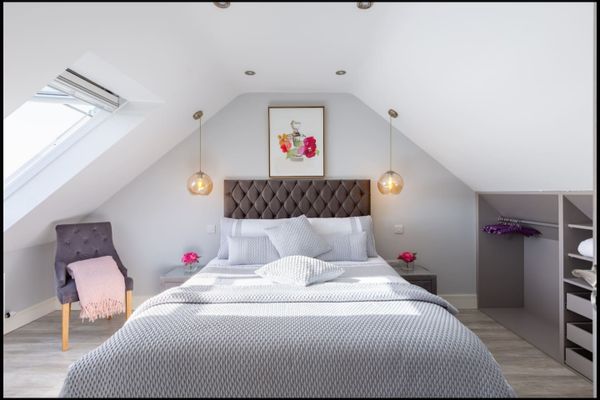 Upscale Townhouse in Beautiful Dingle 