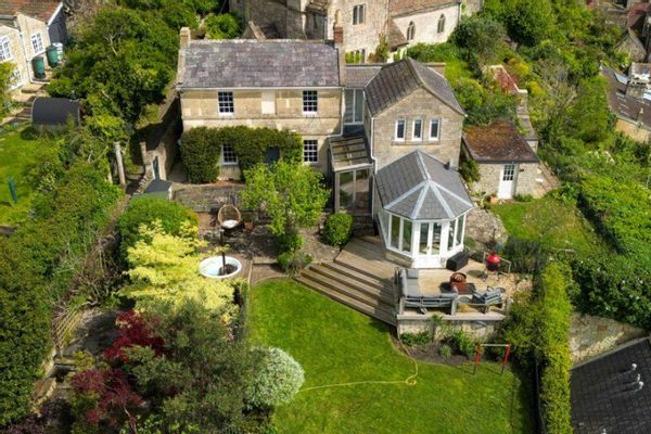 Beautiful family home on the edge of the cotswolds