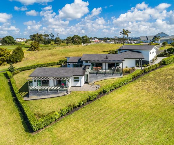 Gulf Harbour country club with sea views 