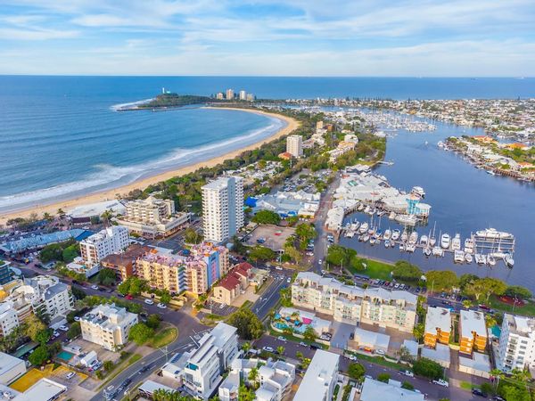 Cozy Beach Pad in the Heart of the Sunshine Coast