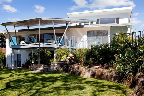 Gorgeous casual beachfront house