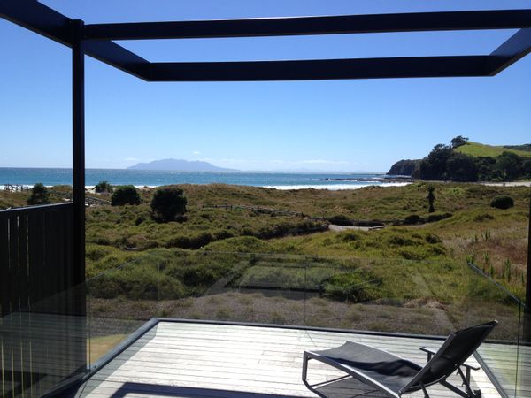 Stunning beach front house only 45 minutes north of Auckland