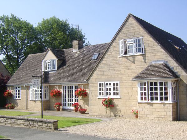 Spacious Cotswold home