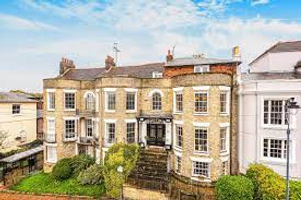 A Period Family Townhouse in Royal Tunbridge Wells. Reciprocal exchanges only.
