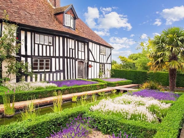 Beautiful Medieval Hall House, stunning interior