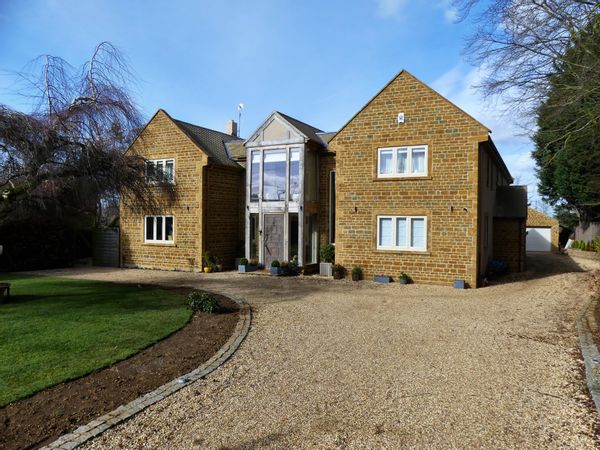 Stunning Oxfordshire 6 bed home.