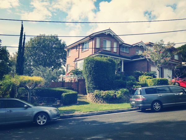 Sydney - 4 bedroom house & pool near Manly beach