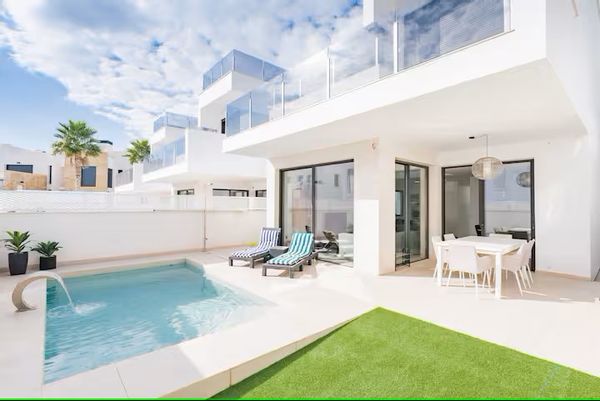 Villa with private pool near Torrevieja